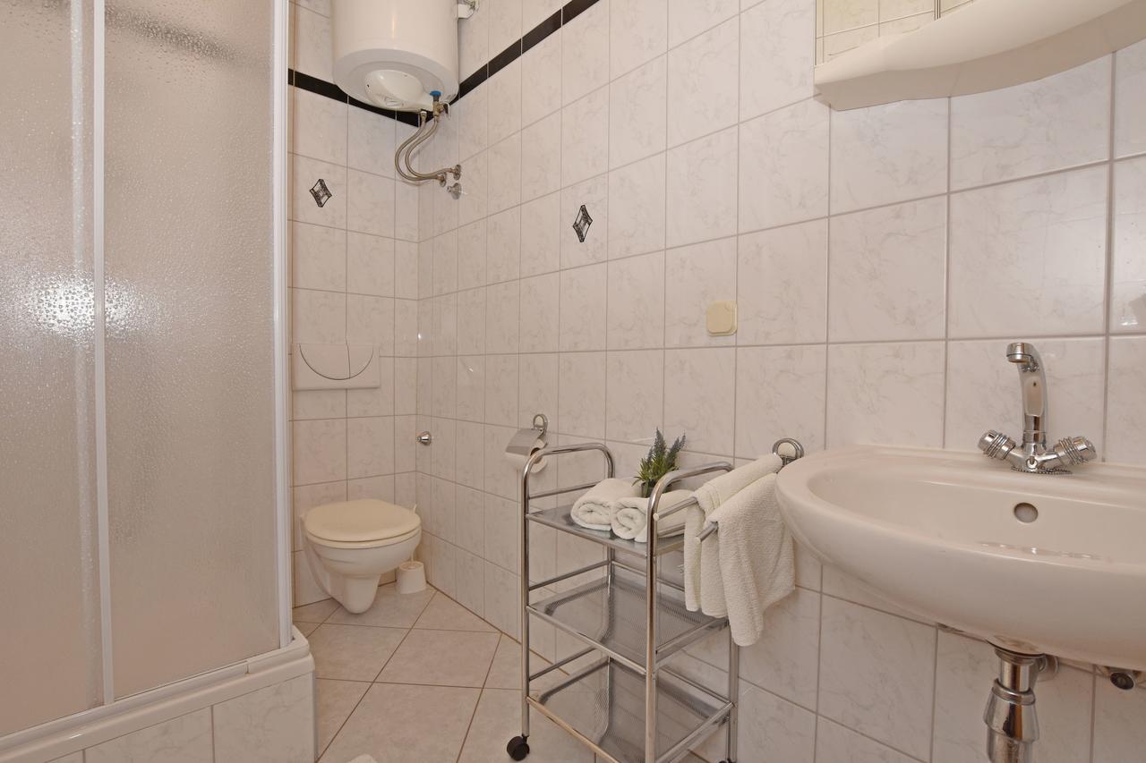 Apartment Angelina Брела Екстериор снимка
