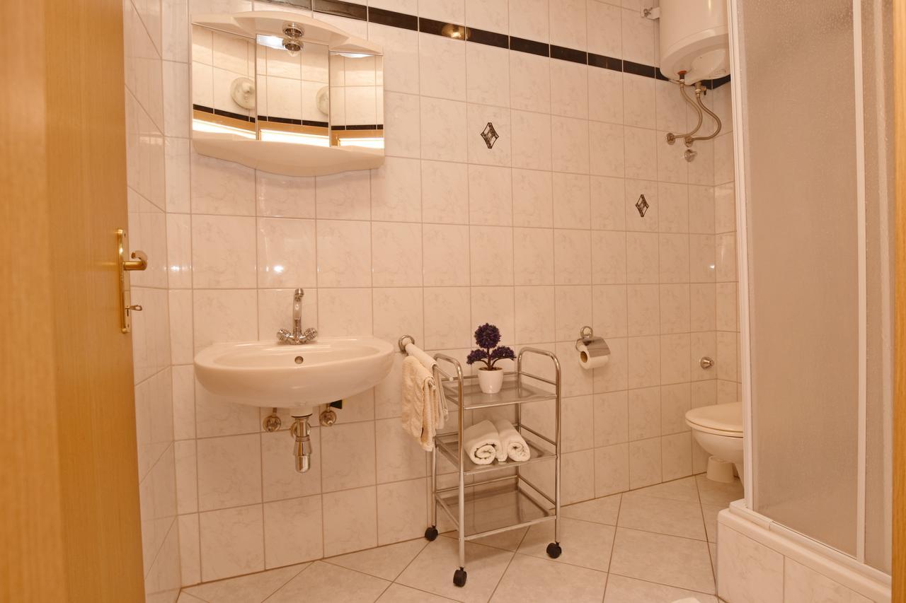 Apartment Angelina Брела Екстериор снимка