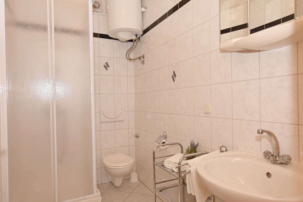 Apartment Angelina Брела Екстериор снимка